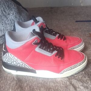 Jordan Men’s Red, Gray & Black Elephant-Print Sneakers